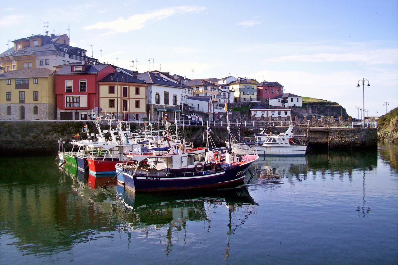 Las Casonas De Avellaneda Navia Exteriör bild